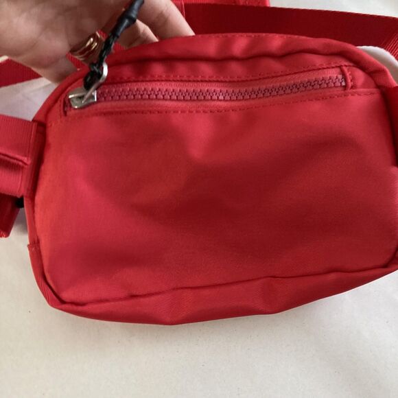Fabletics Belt Bag Fanny Pack Small Red Zip Solid Polyester Nylon Women 8x4" - Picture 8 of 16